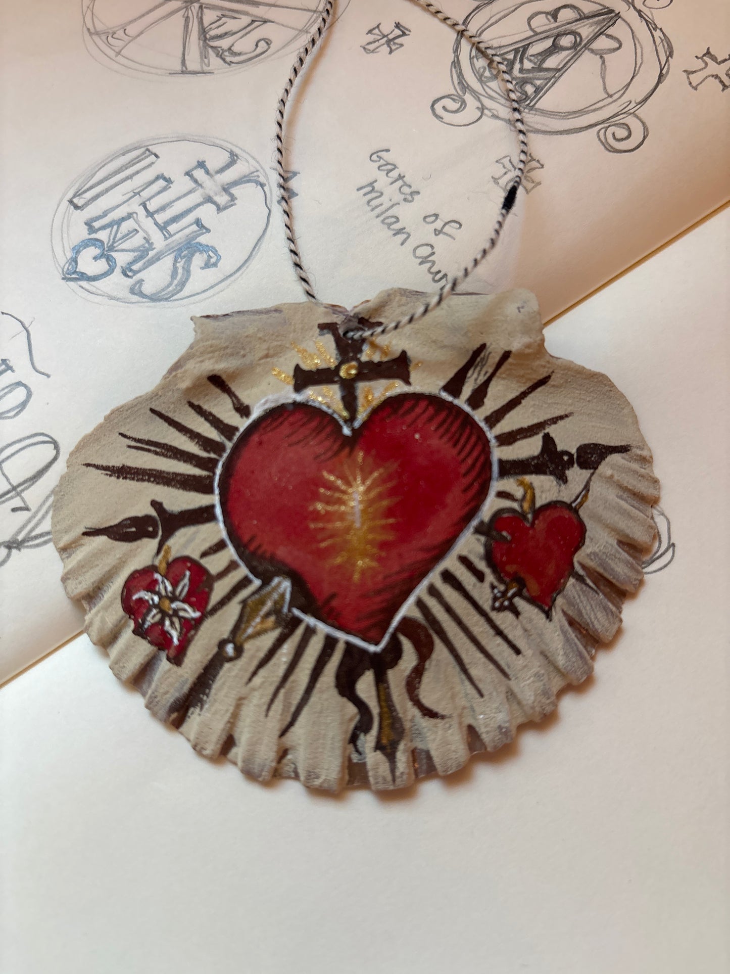 Three Hearts Pilgrim Badge: Hand-Painted Shell