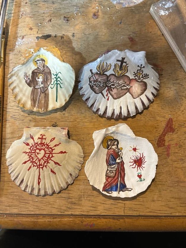 Three Hearts Pilgrim Badge: Hand-Painted Shell